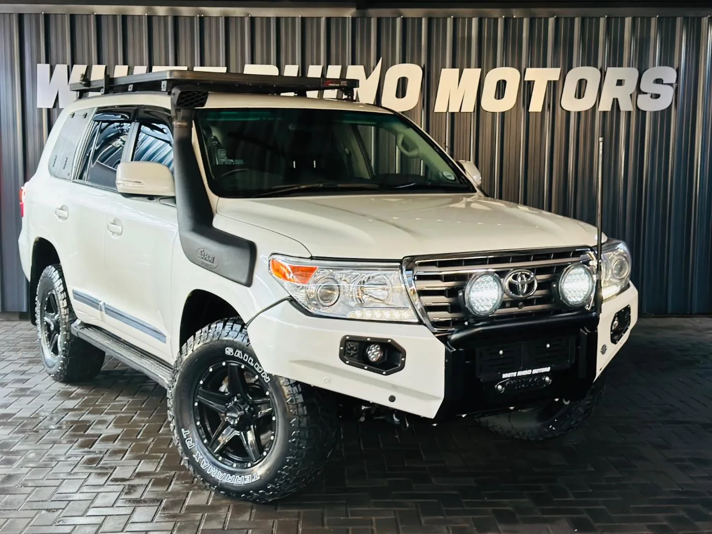 Toyota Land Cruiser 200 4.5D-4D V8 VX